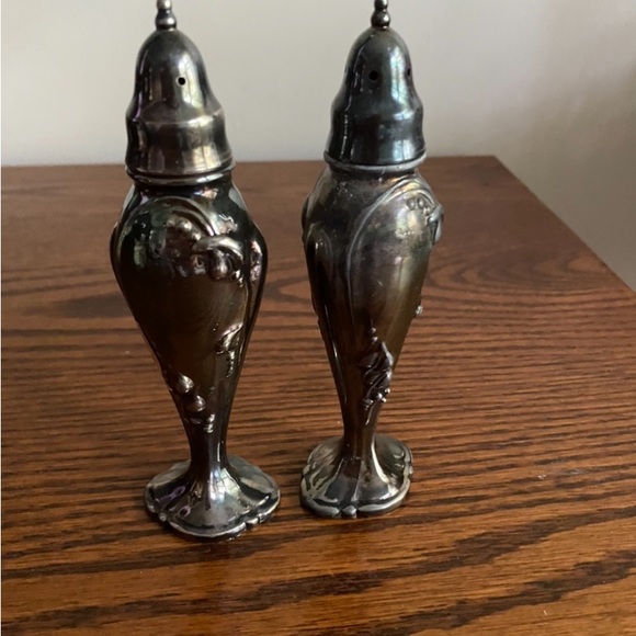 Vintage StanHome Silver Plated Nouveau Style Salt Pepper Shakers Silver Set - Picture 1 of 8